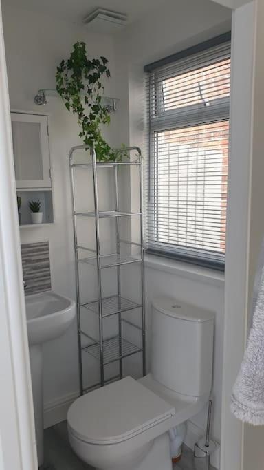Near Liverpool Double Bedroom Hideaway Wirral Extérieur photo