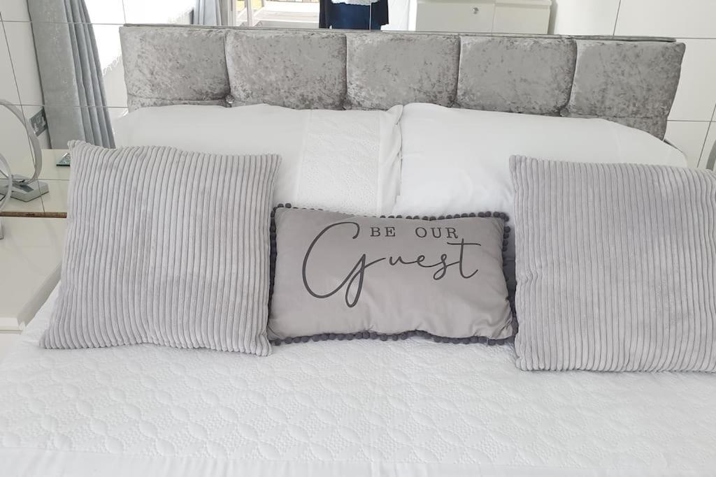 Near Liverpool Double Bedroom Hideaway Wirral Extérieur photo