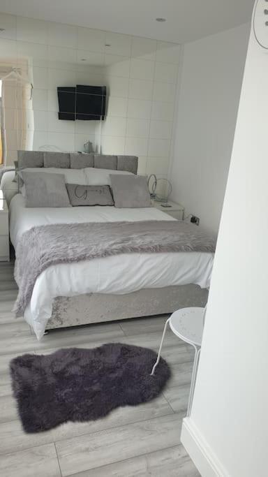 Near Liverpool Double Bedroom Hideaway Wirral Extérieur photo